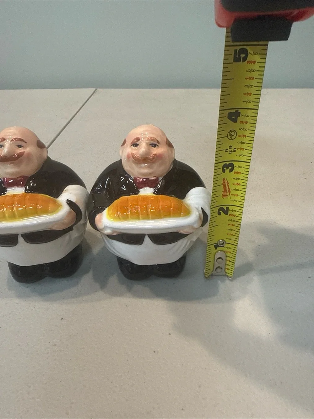 Chubby Waiter Butler Salt & Pepper Shakers Tuxedo Holding Roast Platter Novelty